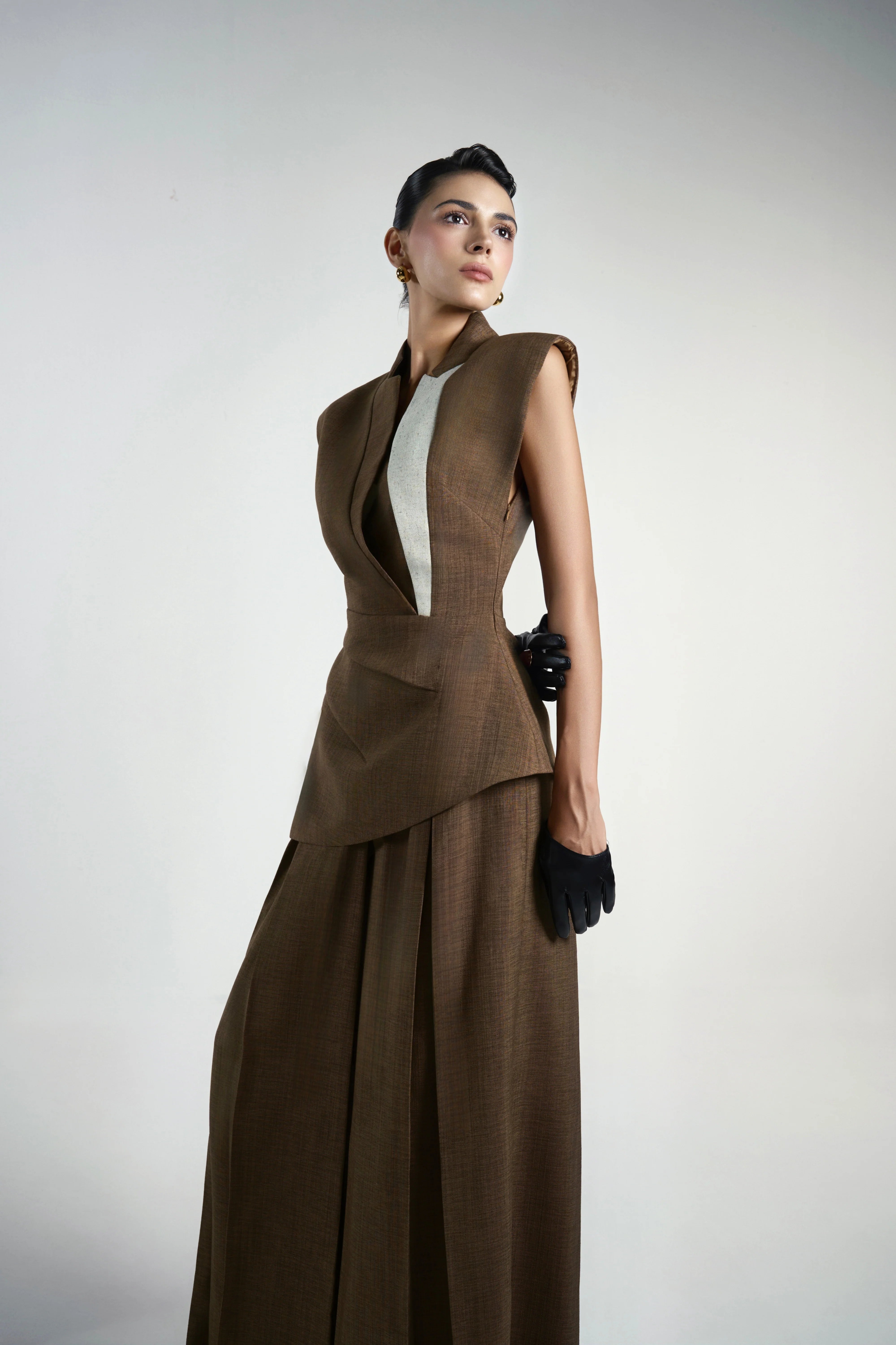 Earth Gilet Top & Van Earth Brown Pants