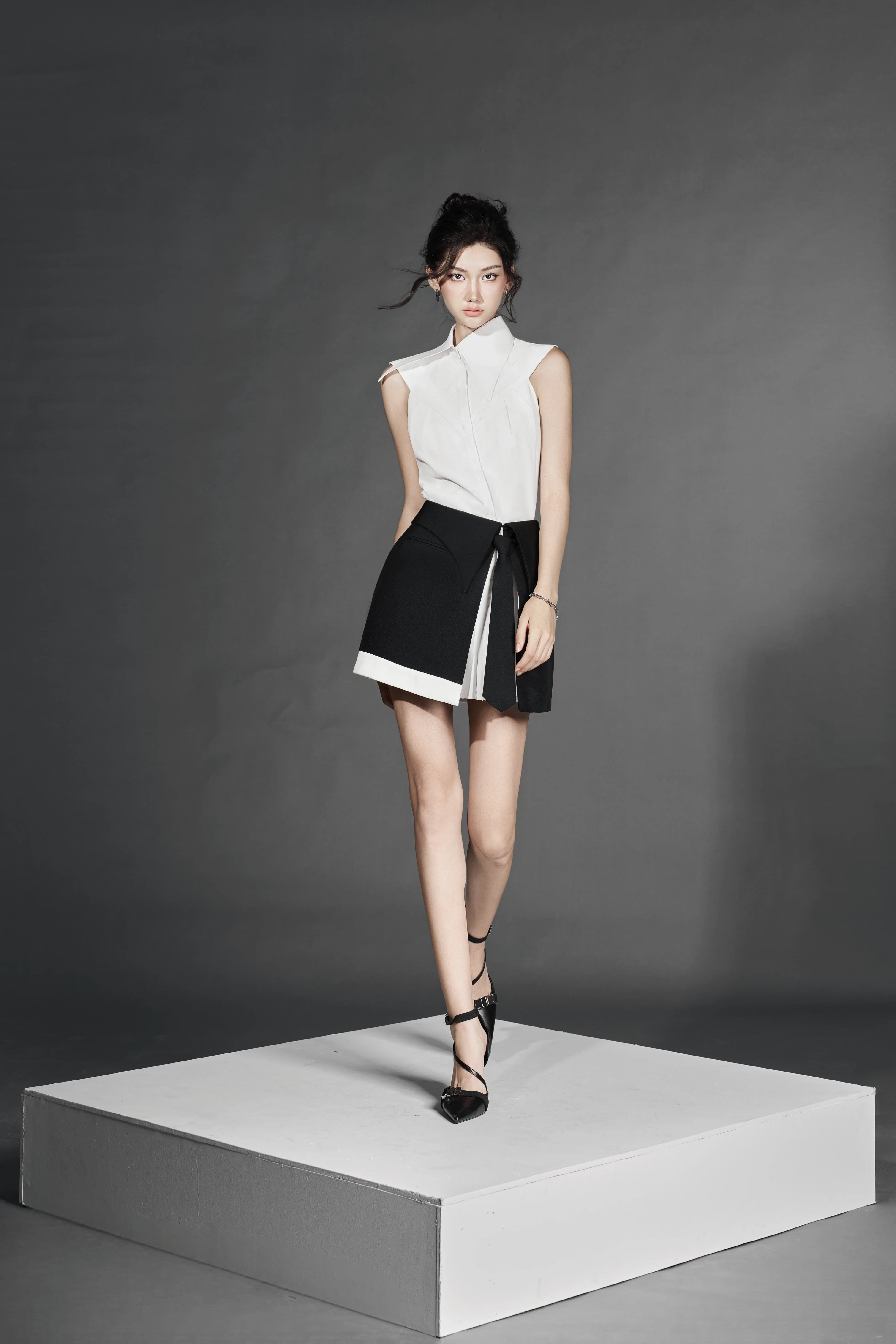 B-boy zen crop-vest x W-stu sleeveless Shirt x Tie B-belt